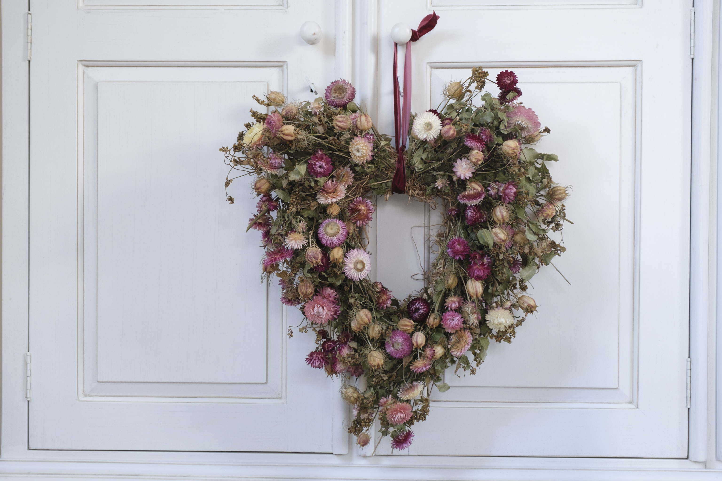 Valentines Day Everlasting flower wreath - fierceblooms
