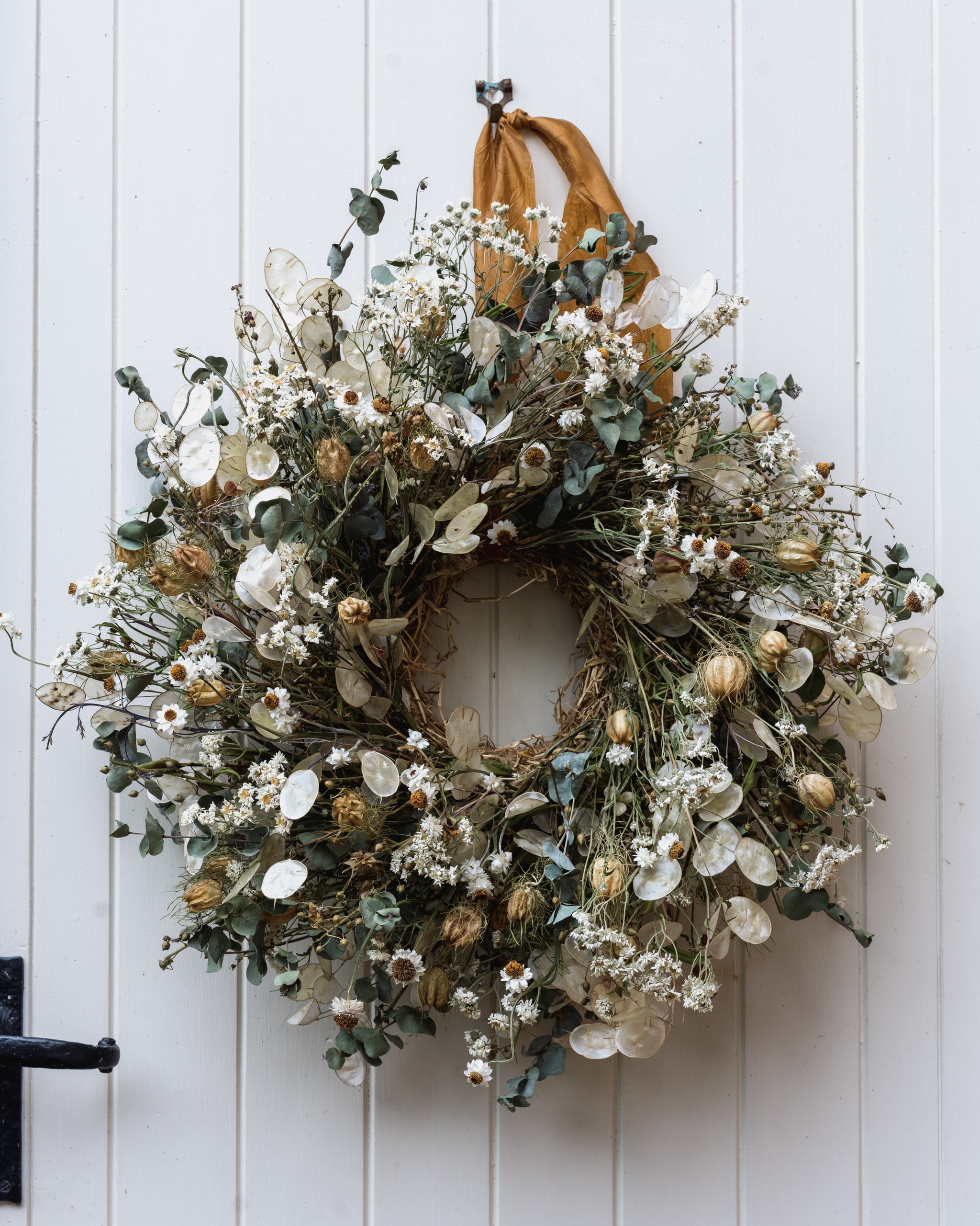 Featured image for “Everlasting Dried Flower Wreath - Alarch Gwyn”